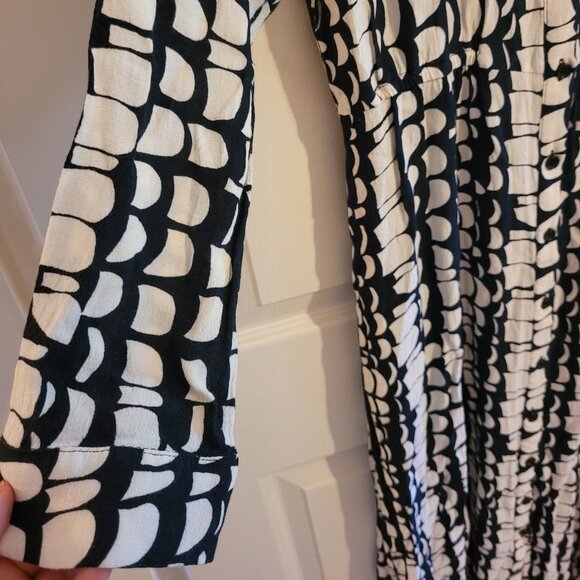 Size 9 Beautiful Navy and White ZARA Maxi Dress (great condition) - Picture 4 of 4